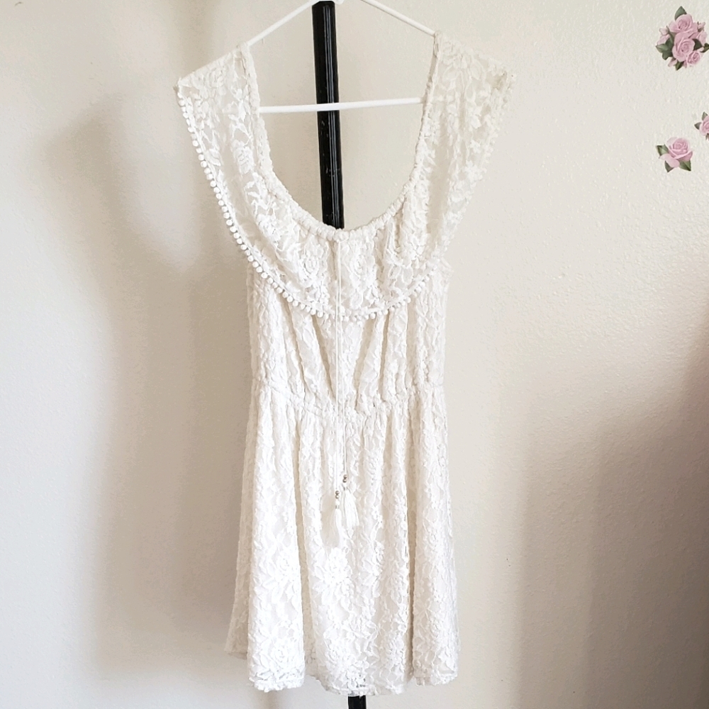 American Eagle lace Dress